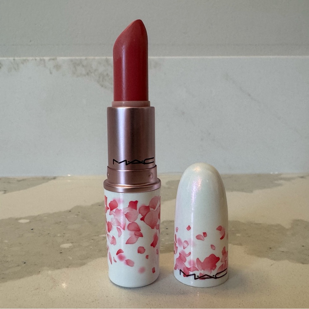 MAC Wagasa Twirl Matte Lipstick